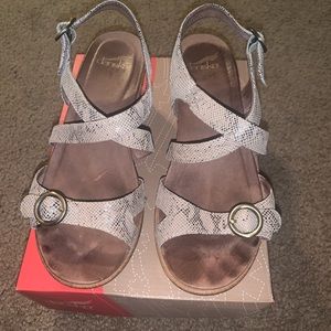 Taupe Dansko sandal, snake skin print size 38 = 7.5